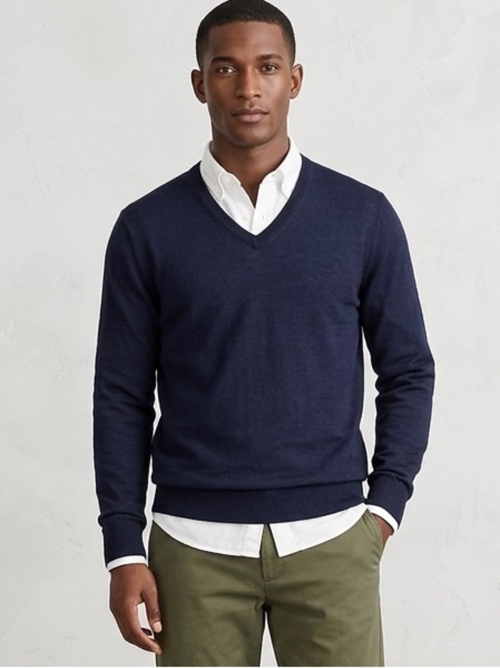 J. Crew Men's V-Neck Sweater in Navy size small
